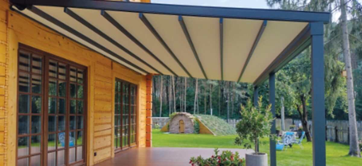 Zirca pergola s látkovou střechou